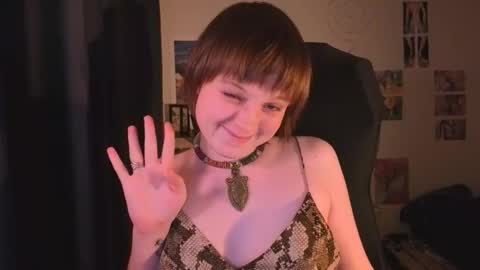 lini online show from October 1, 7:46 pm