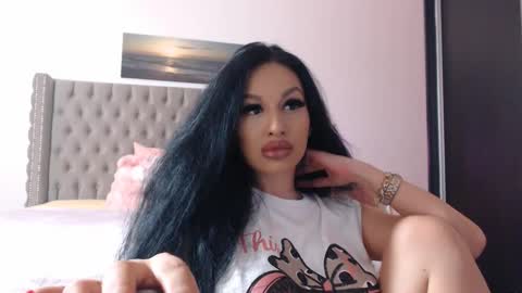 Lisa online show from November 26, 9:00 pm