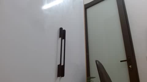 lisa_1011 online show from February 12, 7:56 am