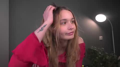 Elisabeth or Lisa online show from December 16, 8:26 pm