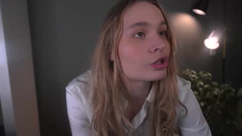 Elisabeth or Lisa online show from December 22, 8:26 pm