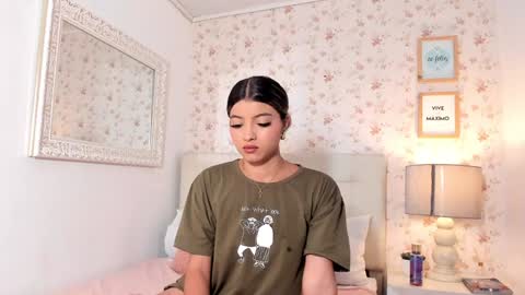 lisaa_taylor online show from January 29, 7:00 pm