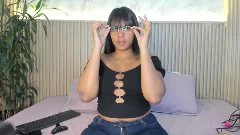 Snapshot of liss_reyes chatting on October 24, 12:06 pm Liss online show from October 24, 12:06 pm