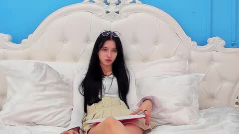 LissaAllison online show from March 5, 8:10 am