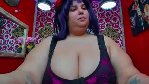 lissabrowns online show from July 2, 1:27 pm