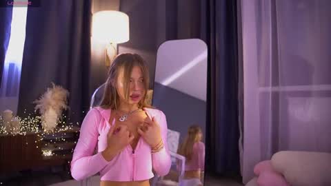 SophiaKateline online show from March 28, 9:00 am