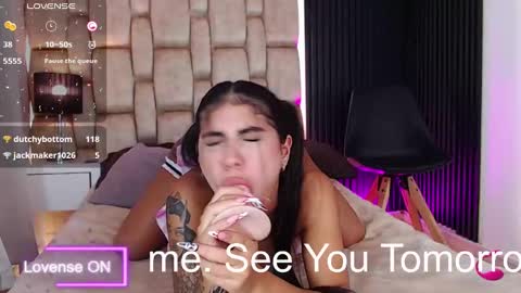 Snapshot of little__sophie18 chatting on February 27, 2:14 am Sophie ---- connected from 1400 to 2100 Colombia time online show from February 27, 2:14 am