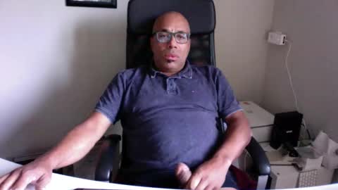 Snapshot of little_buddha chatting on October 20, 6:18 am Pure Black Power online show from October 20, 6:18 am