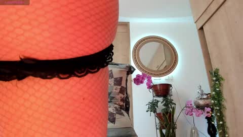 Izzi online show from October 2, 7:34 pm