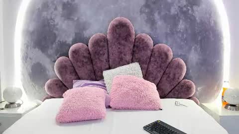little_melanie online show from June 11, 2:37 pm