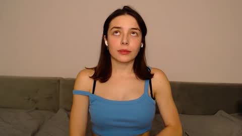 Mia   Im online every day 1530 PM in New York  2030 PM in London online show from December 18, 10:05 pm