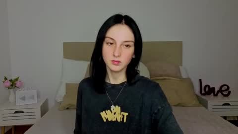 little_mollee online show from October 17, 2:15 am