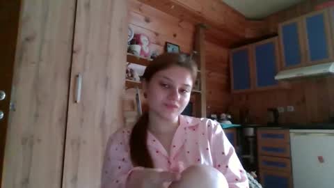 Snapshot of little_shygirl_ chatting on October 18, 5:00 am little_shygirl_ online show from October 18, 5:00 am