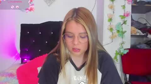 Tifanny online show from February 26, 2:38 pm