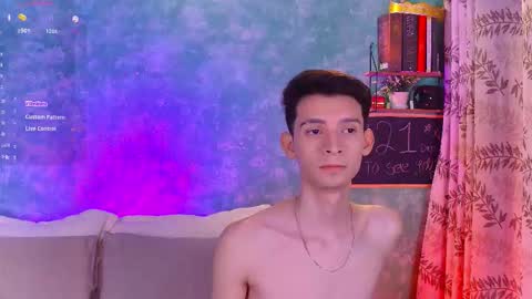 Snapshot of little_twiink chatting on October 2, 2:54 am Juan Ferrer online show from October 2, 2:54 am