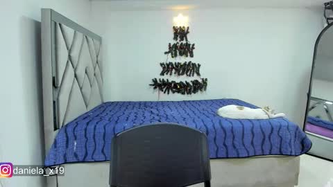 Abbie online show from December 17, 2:18 am