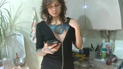 littlehappines online show from October 28, 5:25 pm