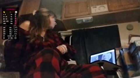 littleleo96 online show from October 13, 9:33 am