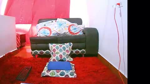  Mia online show from May 7, 8:04 pm