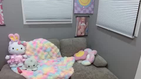 Little Miss Temptation online show from April 15, 2:48 am