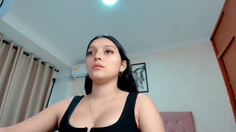 Snapshot of littlemolly_pregnant chatting on March 10, 2:28 am Sarahs Room online show from March 10, 2:28 am