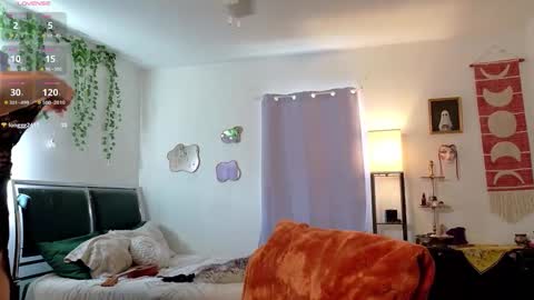 Eliza online show from November 14, 1:57 pm