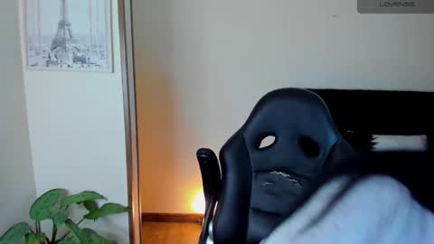 litz_81 online show from October 23, 12:01 am