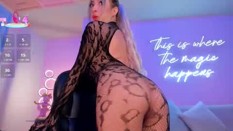 Lizz online show from October 26, 5:52 am