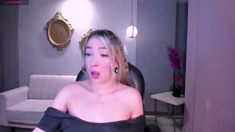 Lizz online show from November 19, 4:12 am