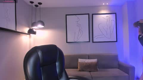 Lizz online show from November 20, 4:22 am