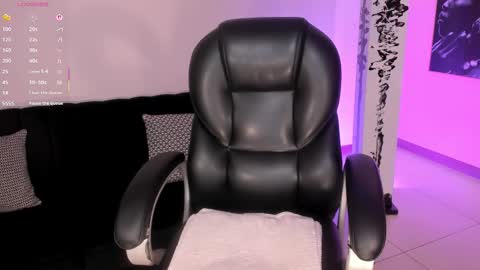 Lizzi  online show from January 9, 10:15 pm