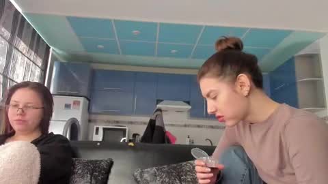 lizzi_muur online show from February 16, 1:38 pm