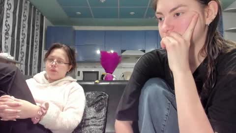 lizzi_muur online show from February 28, 3:59 pm