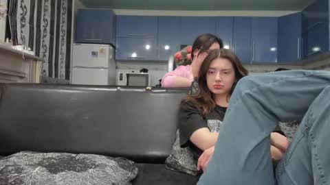 lizzi_muur online show from March 12, 4:13 pm