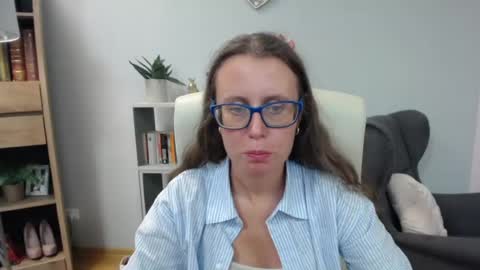 Lizzy online show from July 7, 7:56 am