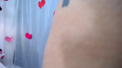 Lizzy hairy pussy online show from February 28, 7:46 pm