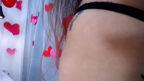 Lizzy hairy pussy online show from February 17, 9:54 pm