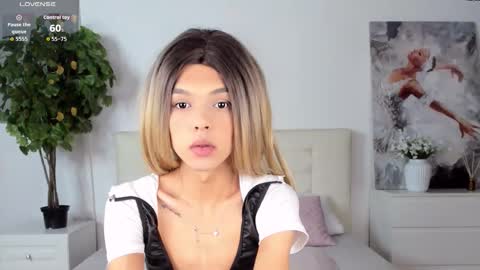 lizzydelrey online show from March 21, 10:14 pm