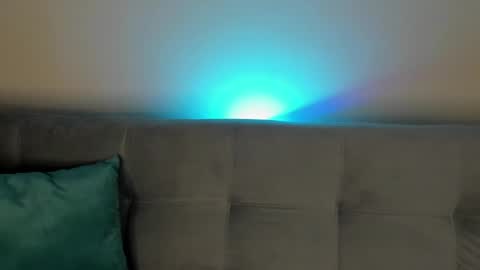 Elizabeth but call me Lizz  online show from September 18, 3:16 pm