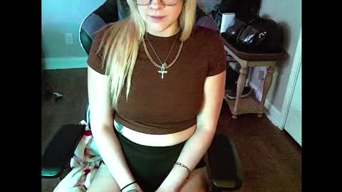 Lillac online show from February 20, 12:21 am