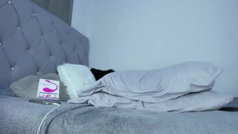 lm_adrii online show from November 8, 7:06 pm