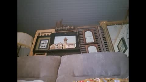 Lo82 online show from February 10, 1:36 pm