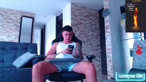 lobito_xxxl online show from November 18, 8:45 pm