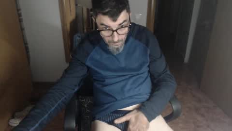 lobosolitario73 online show from October 31, 12:00 am