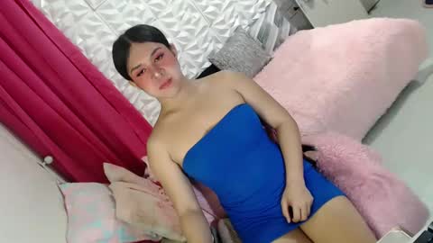 Snapshot of lobotara69 chatting on February 27, 12:03 am Thea online show from February 27, 12:03 am