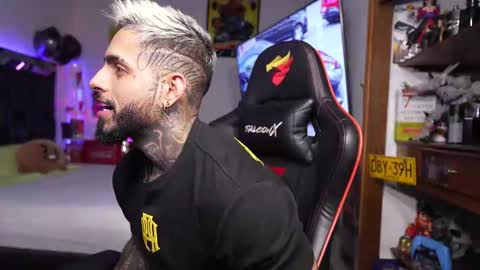 logan_hugh8 online show from March 14, 4:38 am