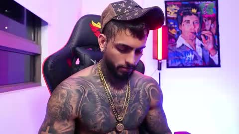 logan_hugh8 online show from November 14, 5:31 am