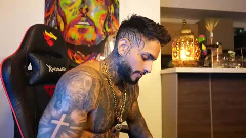 logan_hugh8 online show from October 7, 5:25 am