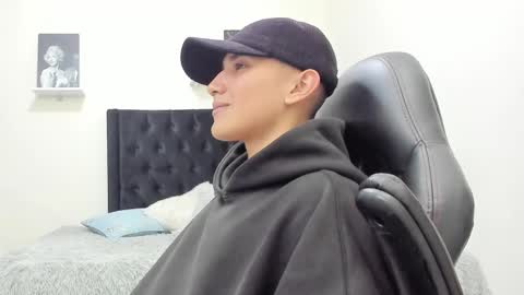 Logan Lux online show from December 6, 4:22 pm