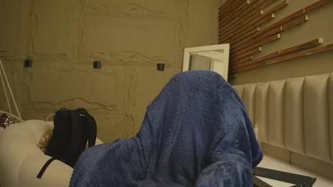 logan_varela online show from March 8, 3:05 pm